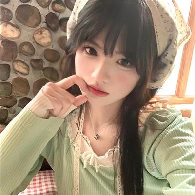 公寓里的两个女人